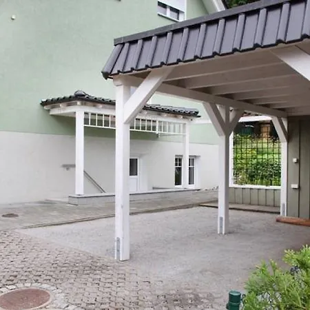 Im Gruenen Haus *
